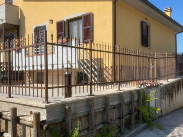 appartamento in vendita a Genga