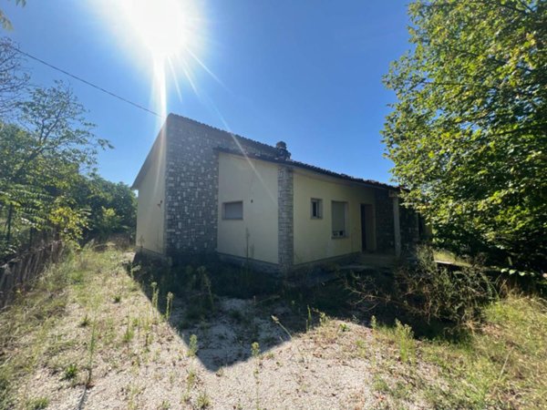 appartamento in vendita a Genga in zona Colcello