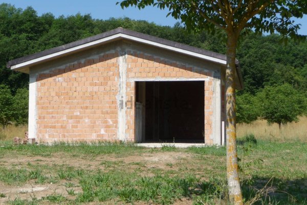 casale in vendita a Genga in zona San Fortunato