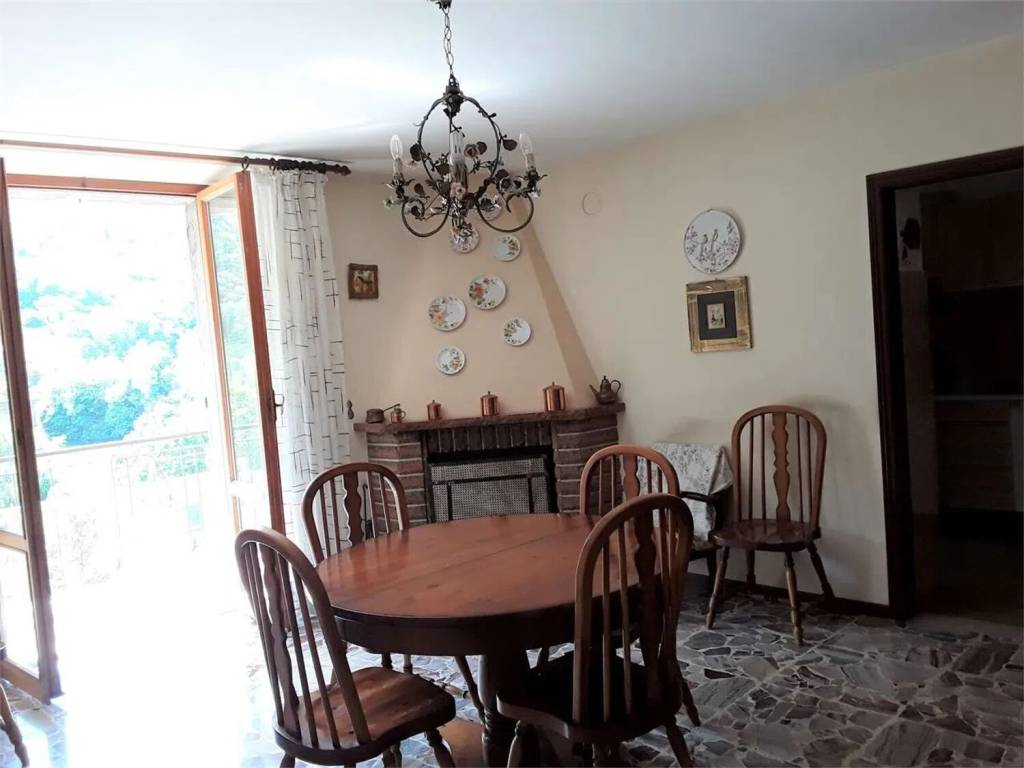 intera palazzina in vendita a Genga