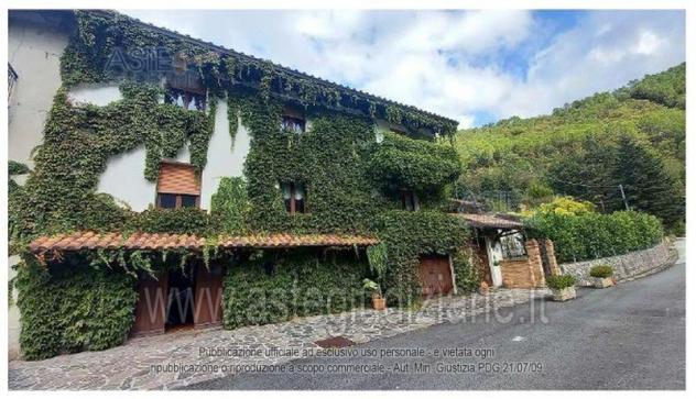 appartamento in vendita a Genga in zona Palombare