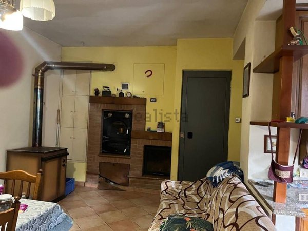 appartamento in vendita a Genga in zona Pierosara