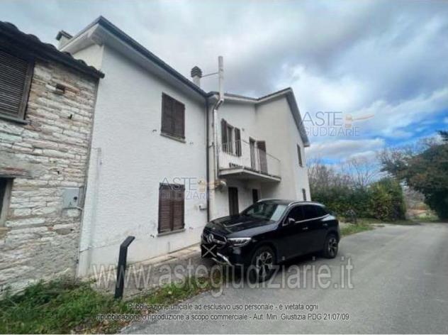 casa indipendente in vendita a Genga in zona San Fortunato