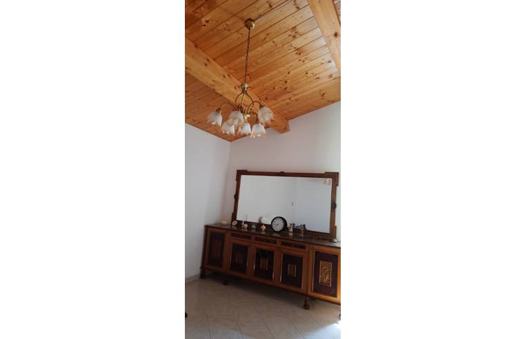 casa indipendente in vendita a Genga