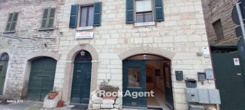 negozio in vendita a Genga in zona Camponocecchio