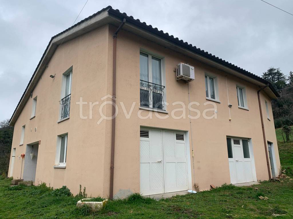 casa indipendente in vendita a Genga in zona Monticelli