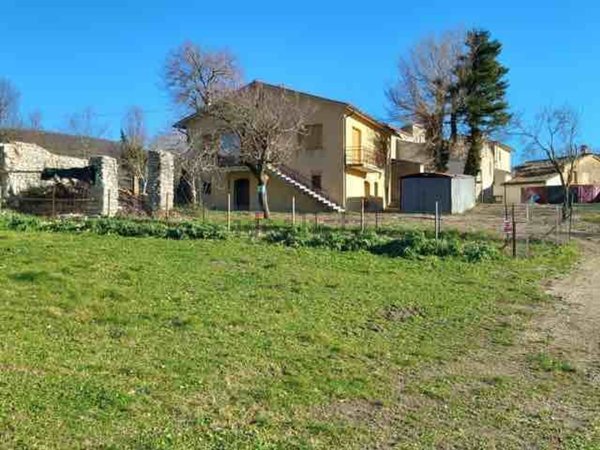 casale in vendita a Genga