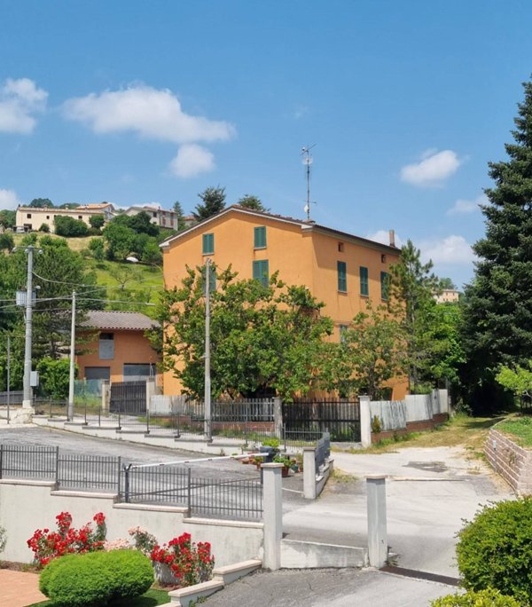 casa indipendente in vendita a Genga in zona Avenale