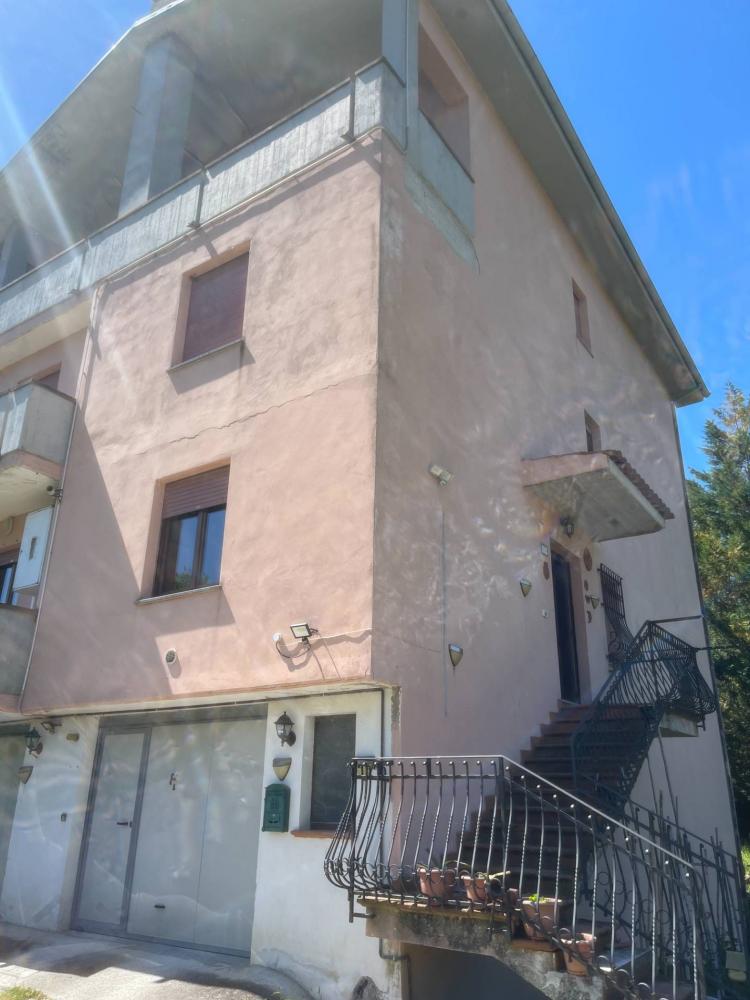 appartamento in vendita a Genga