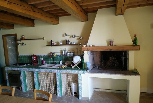 pentavano in vendita a Genga in zona San Donnino