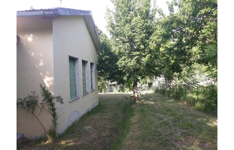 casa indipendente in vendita a Genga in zona Palombare
