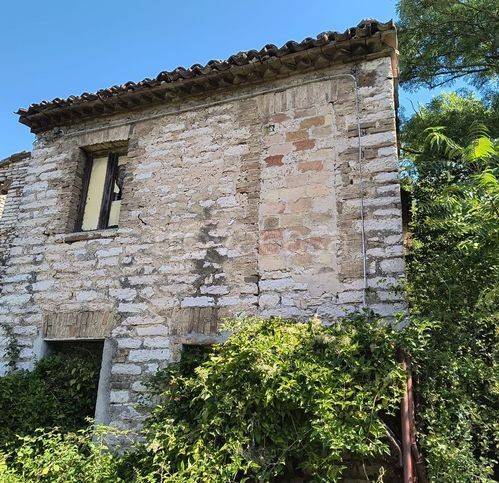 appartamento in vendita a Genga in zona San Vittore