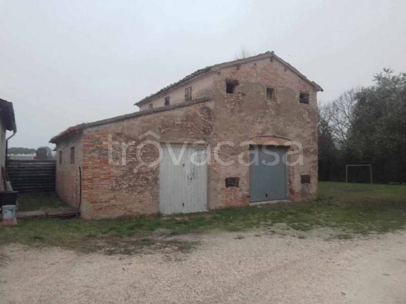 casa indipendente in vendita a Jesi