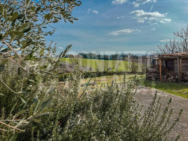 appartamento in vendita a Jesi in zona Tabano