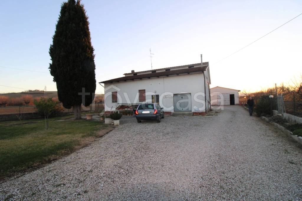 casa indipendente in vendita a Jesi