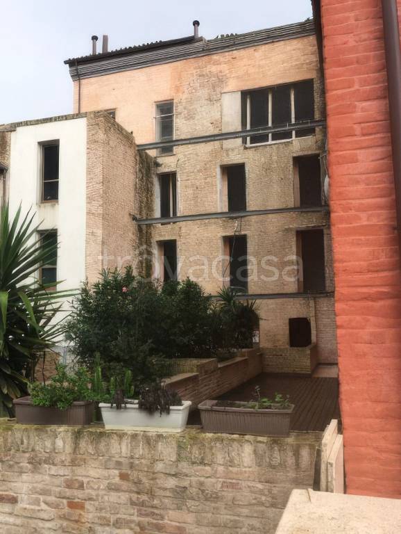 terreno edificabile in vendita a Jesi
