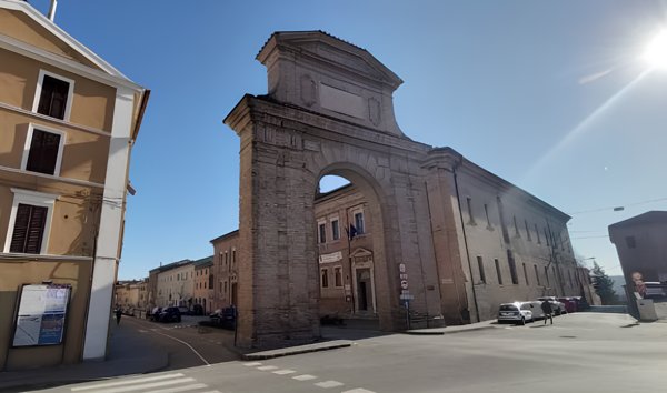 casa indipendente in vendita a Jesi