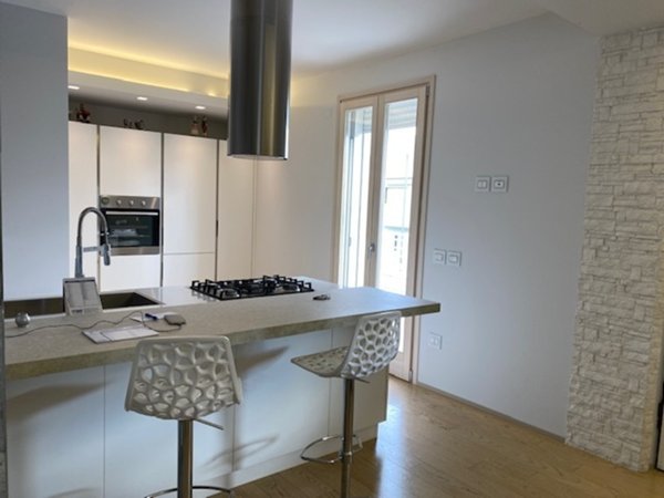 casa indipendente in vendita a Jesi