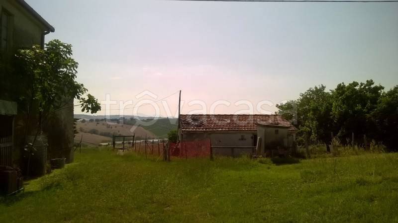 casa indipendente in vendita a Jesi in zona Tabano