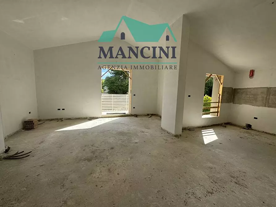 casa indipendente in vendita a Jesi