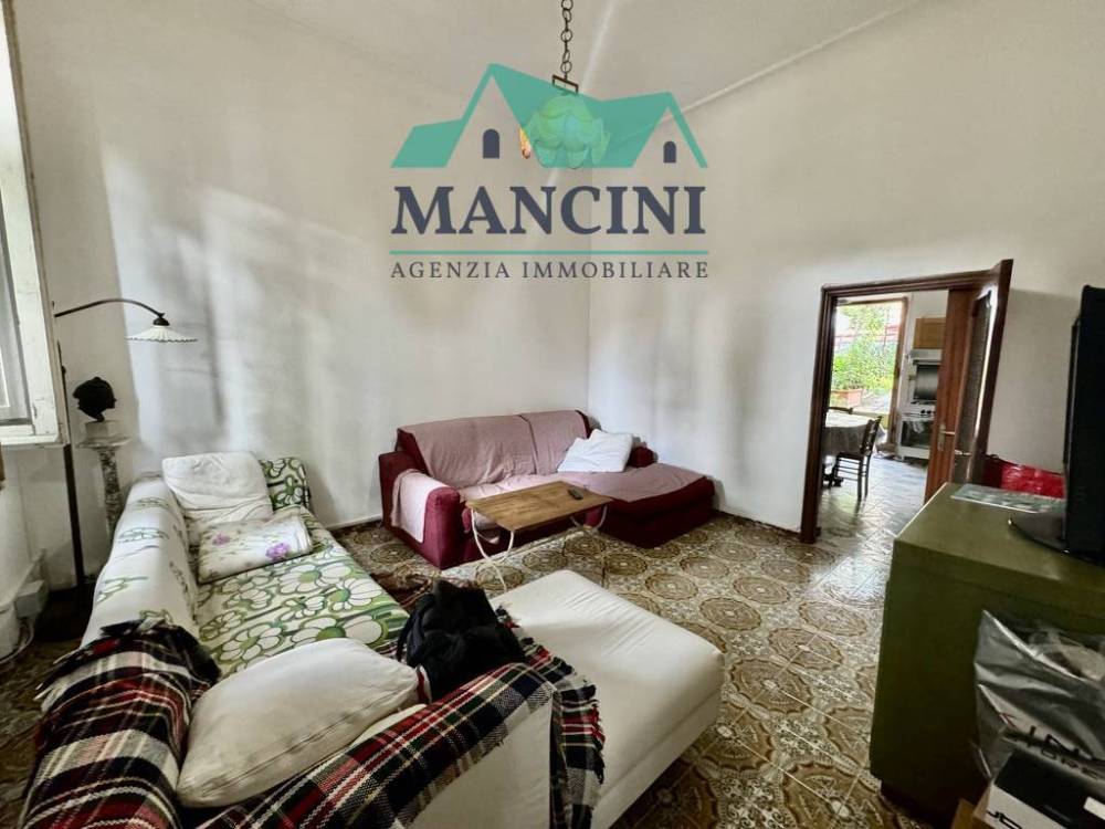 casa indipendente in vendita a Jesi