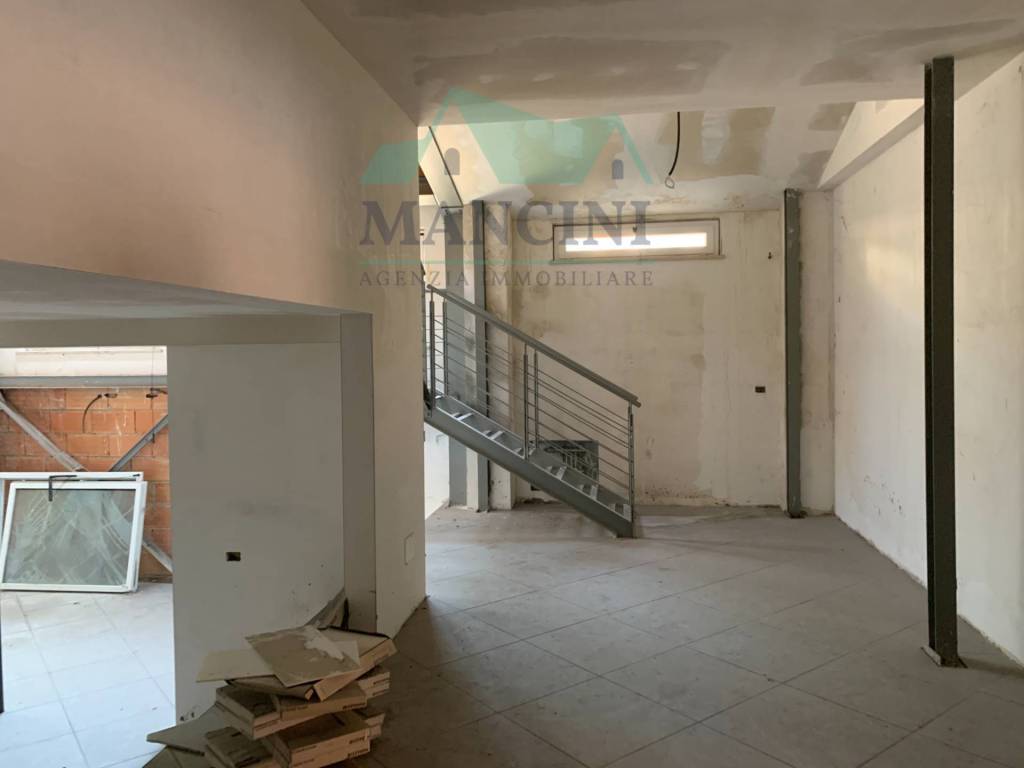 negozio in vendita a Jesi