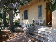 casa indipendente in vendita a Jesi
