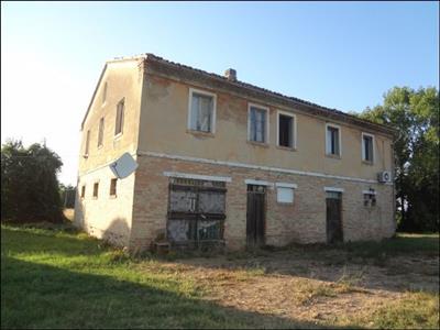 casa indipendente in vendita a Jesi