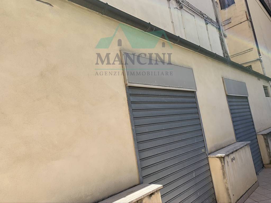 negozio in vendita a Jesi