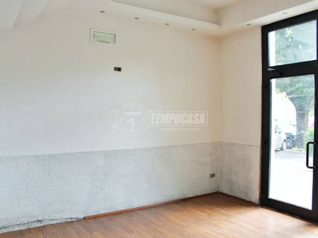 negozio in vendita a Jesi