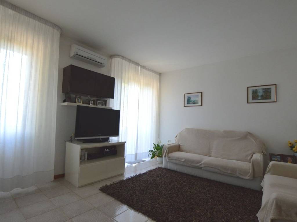 casa indipendente in vendita a Jesi in zona Tabano