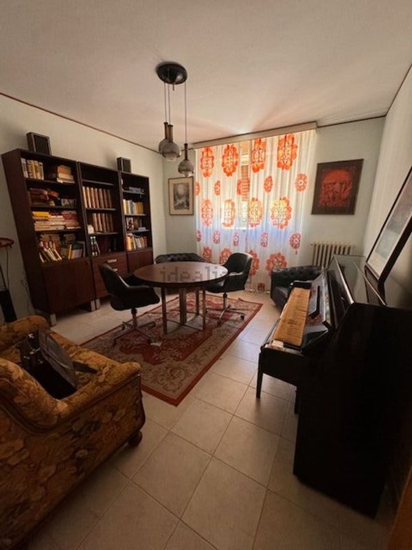 casa indipendente in vendita a Jesi
