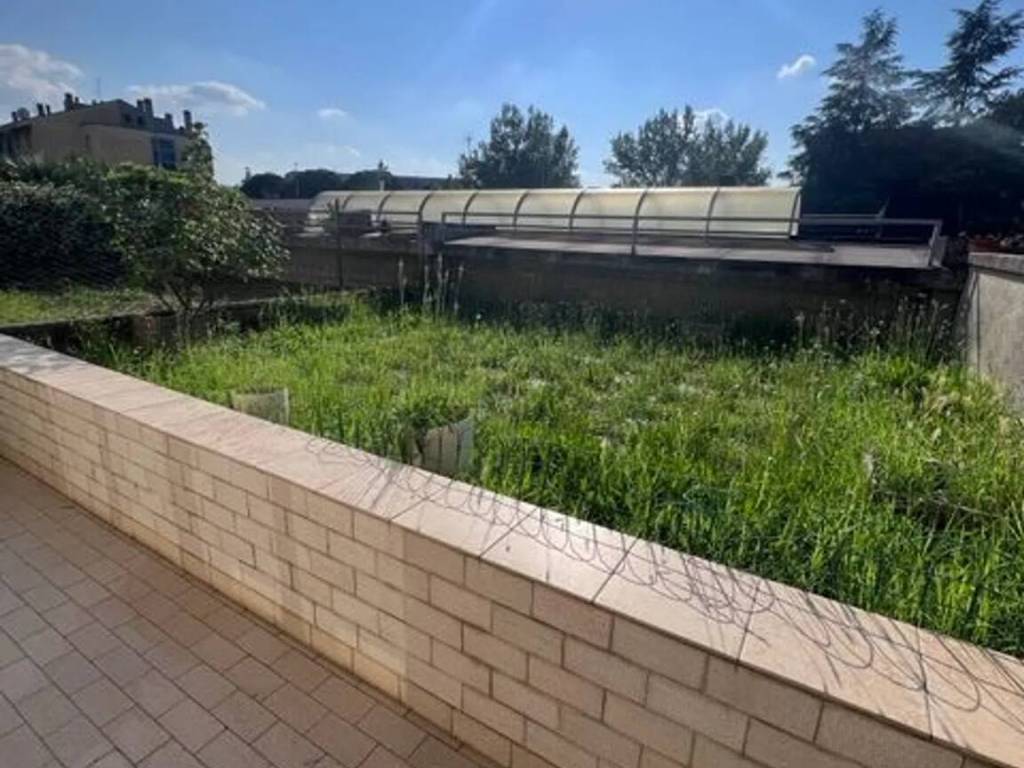 casa indipendente in vendita a Jesi