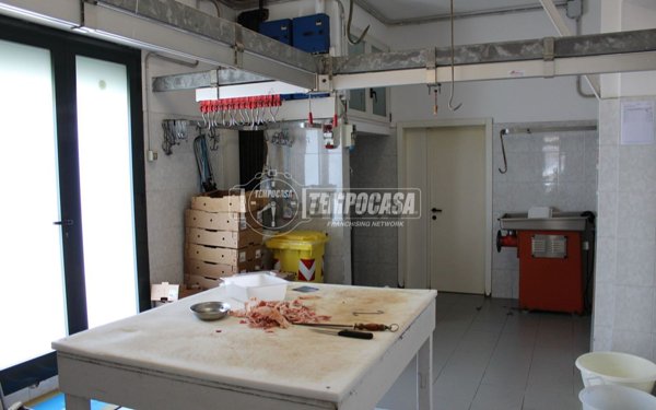 negozio in vendita a Jesi