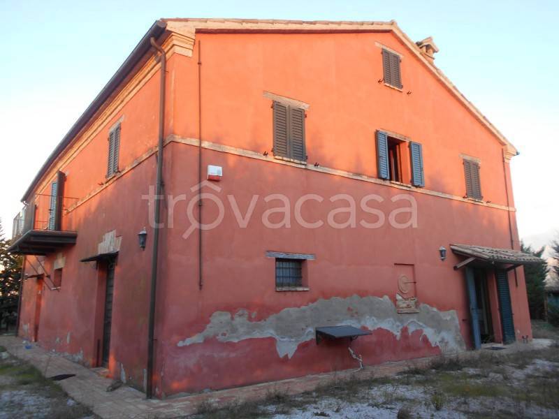 casa indipendente in vendita a Jesi in zona Mazzangrugno