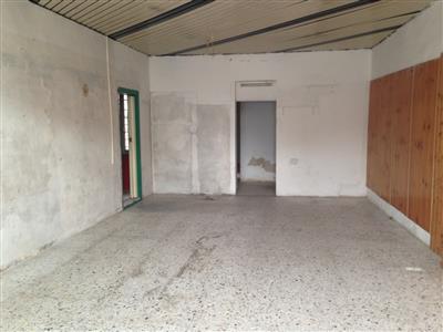 locale commerciale in vendita a Jesi