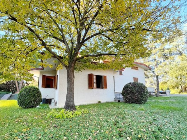 casa indipendente in vendita a Jesi