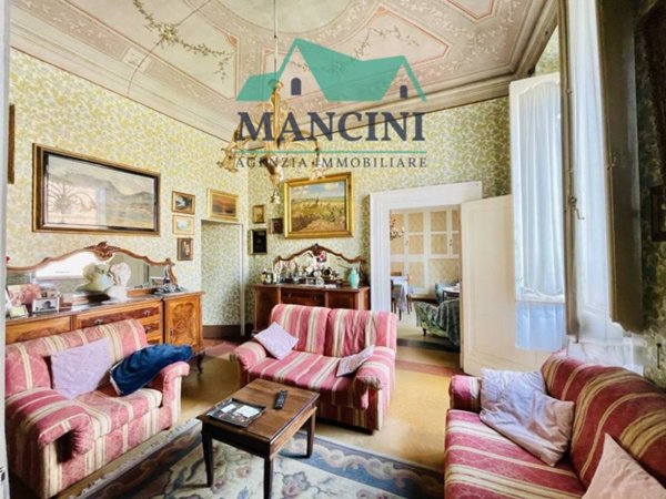 casa indipendente in vendita a Jesi