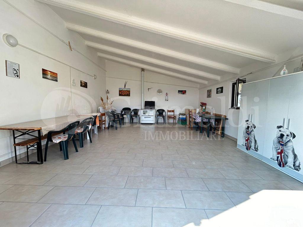 casa indipendente in vendita a Jesi