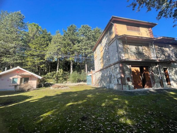 casa indipendente in vendita a Jesi