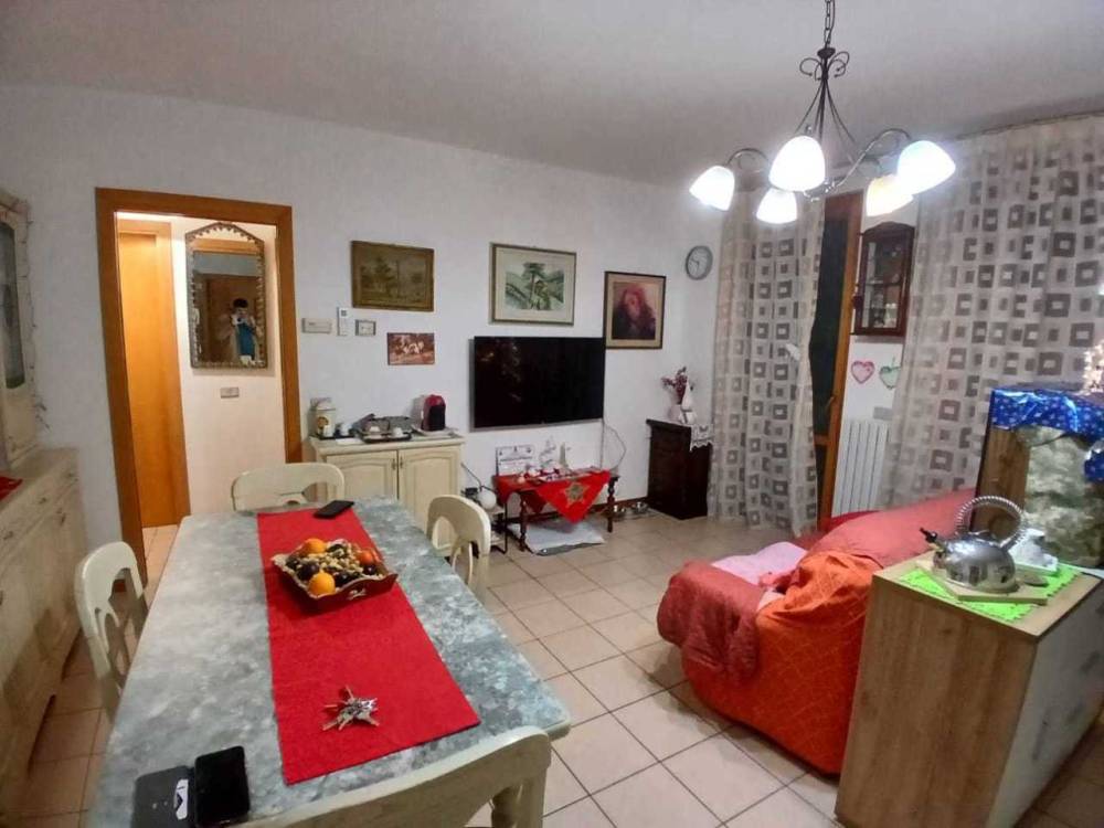 appartamento in vendita a Jesi in zona Tabano