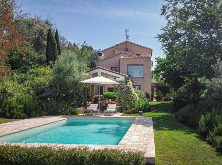 casa indipendente in vendita a Jesi