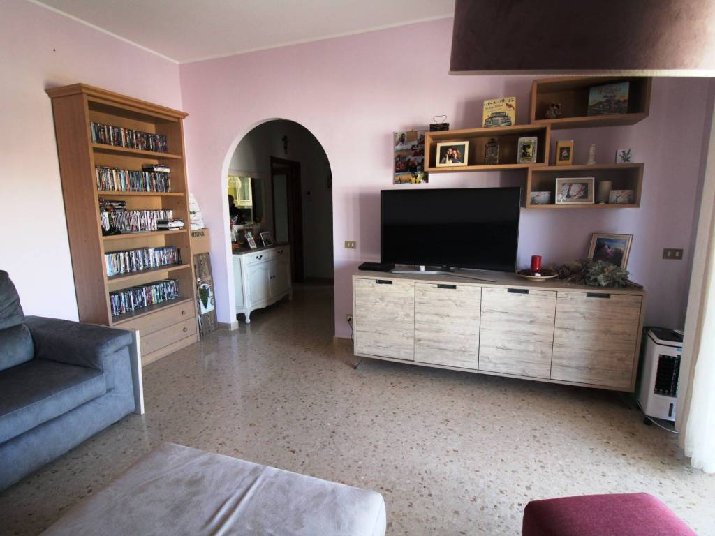 appartamento in vendita a Jesi in zona Mazzangrugno