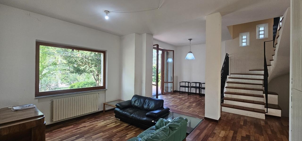 casa indipendente in vendita a Jesi
