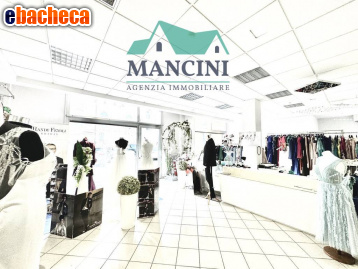 locale commerciale in vendita a Jesi