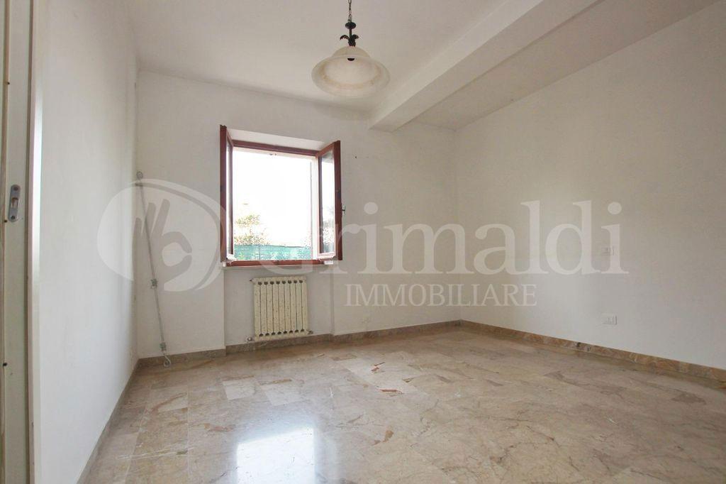casa indipendente in vendita a Jesi