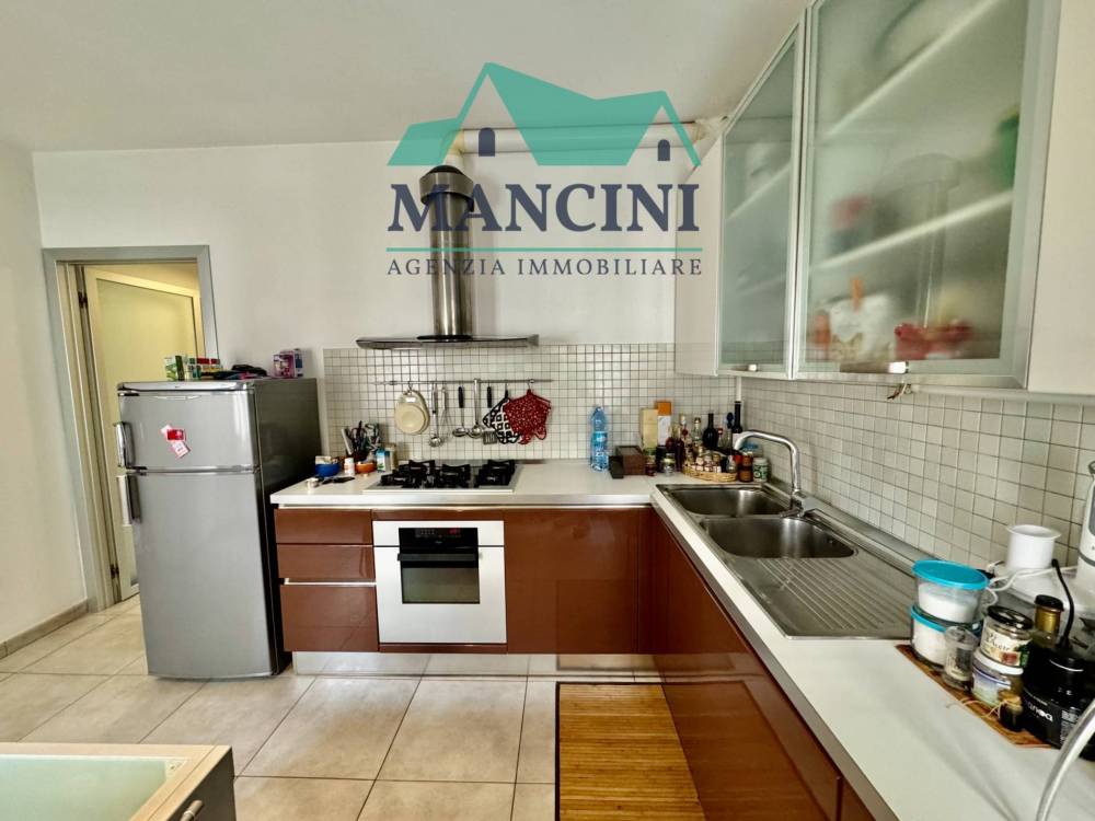 casa indipendente in vendita a Jesi