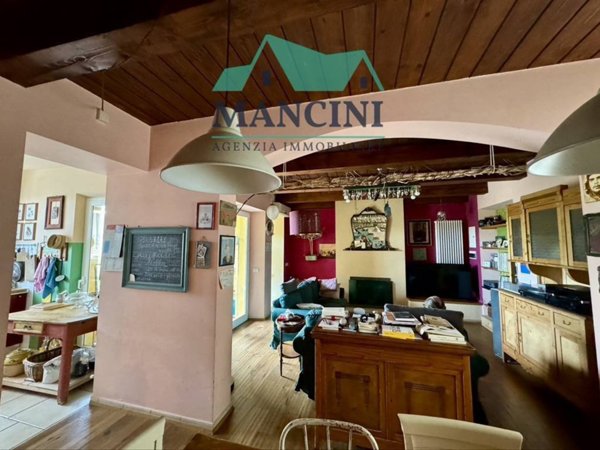 casa indipendente in vendita a Jesi