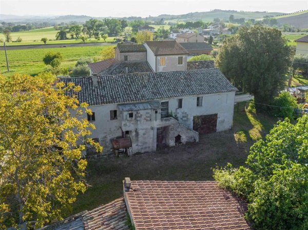 casa indipendente in vendita a Jesi