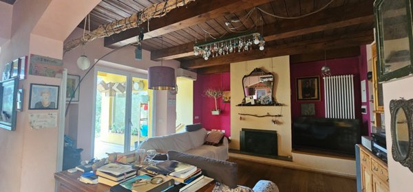 casa indipendente in vendita a Jesi